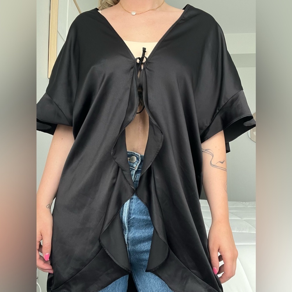 VS satin kimono
